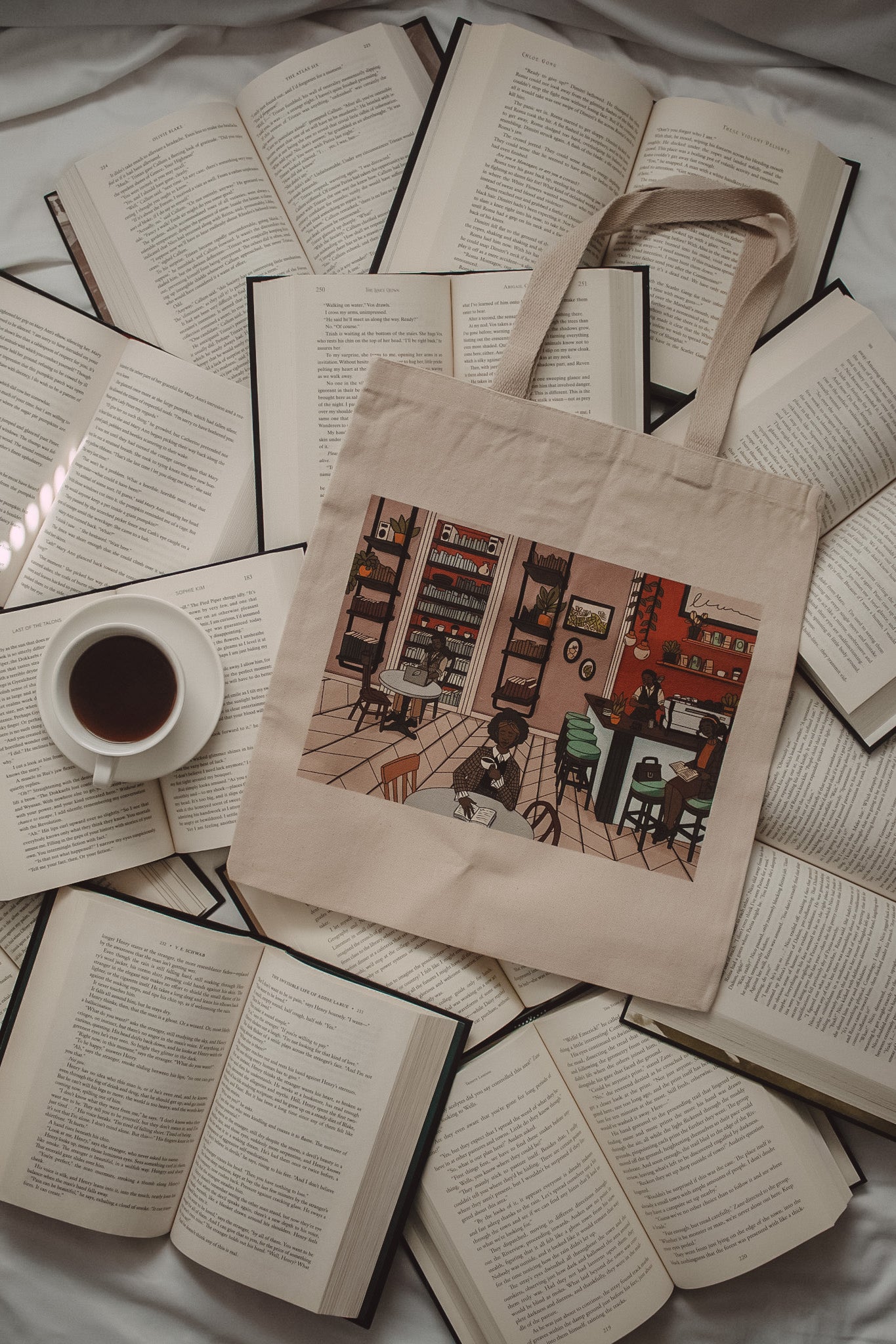 Day at a Cafe Tote
